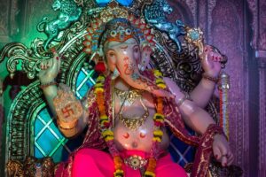 Lire la suite à propos de l’article Comment faire un autel pour Ganesh chez soi ?